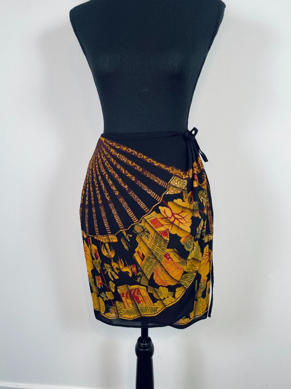 Emanuel Ungaro 100% silk wrap skirt, Made in Hong Kong